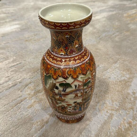 Porcelain Vase Chinese Decor Art Rare HandPainted Gilding Embossed Drawing EUC - Picture 1 of 10